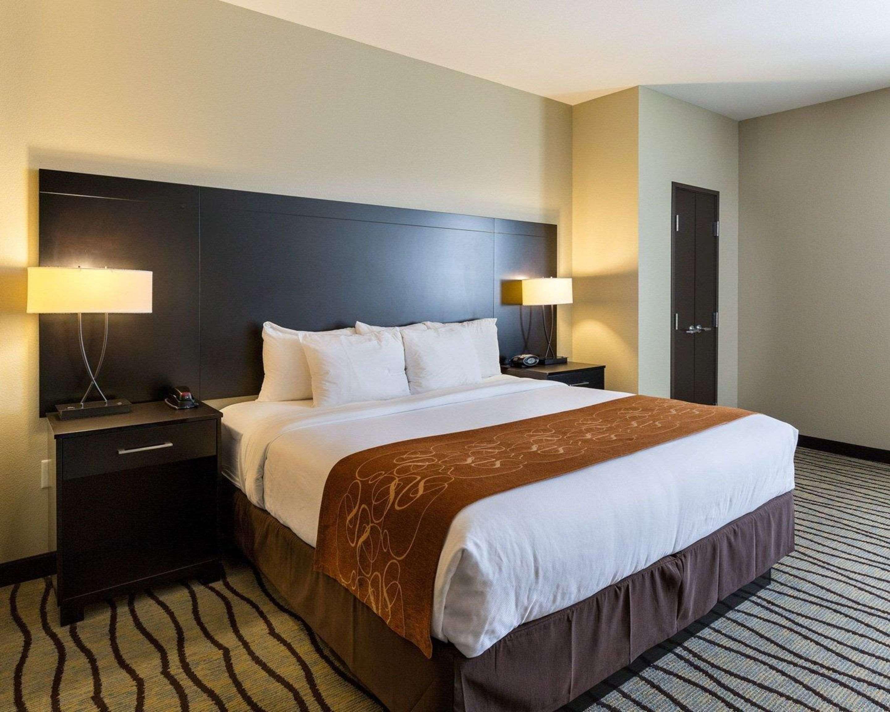 Hotel Comfort Near Westchase On Beltway 8 3*