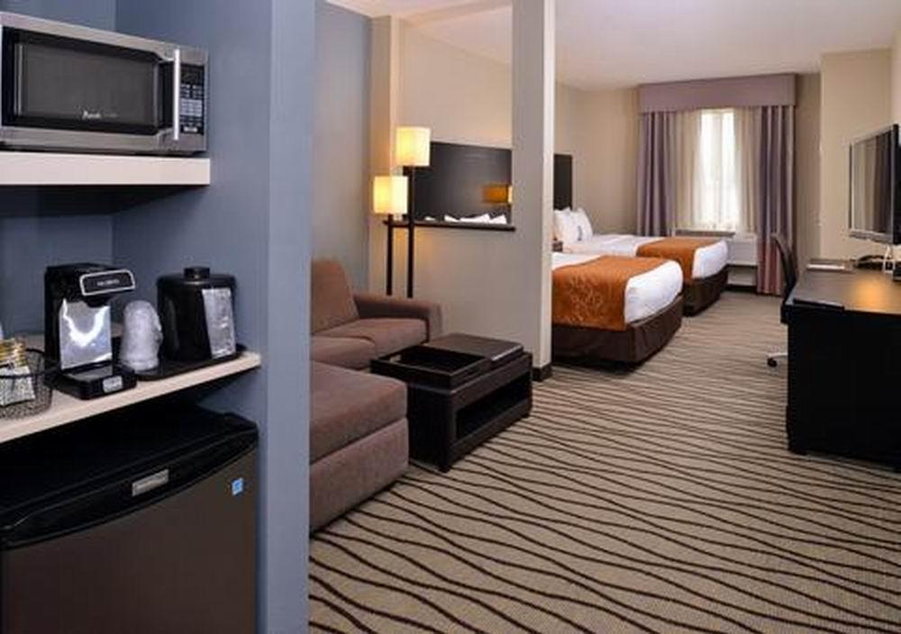 Hotel Comfort Near Westchase On Beltway 8