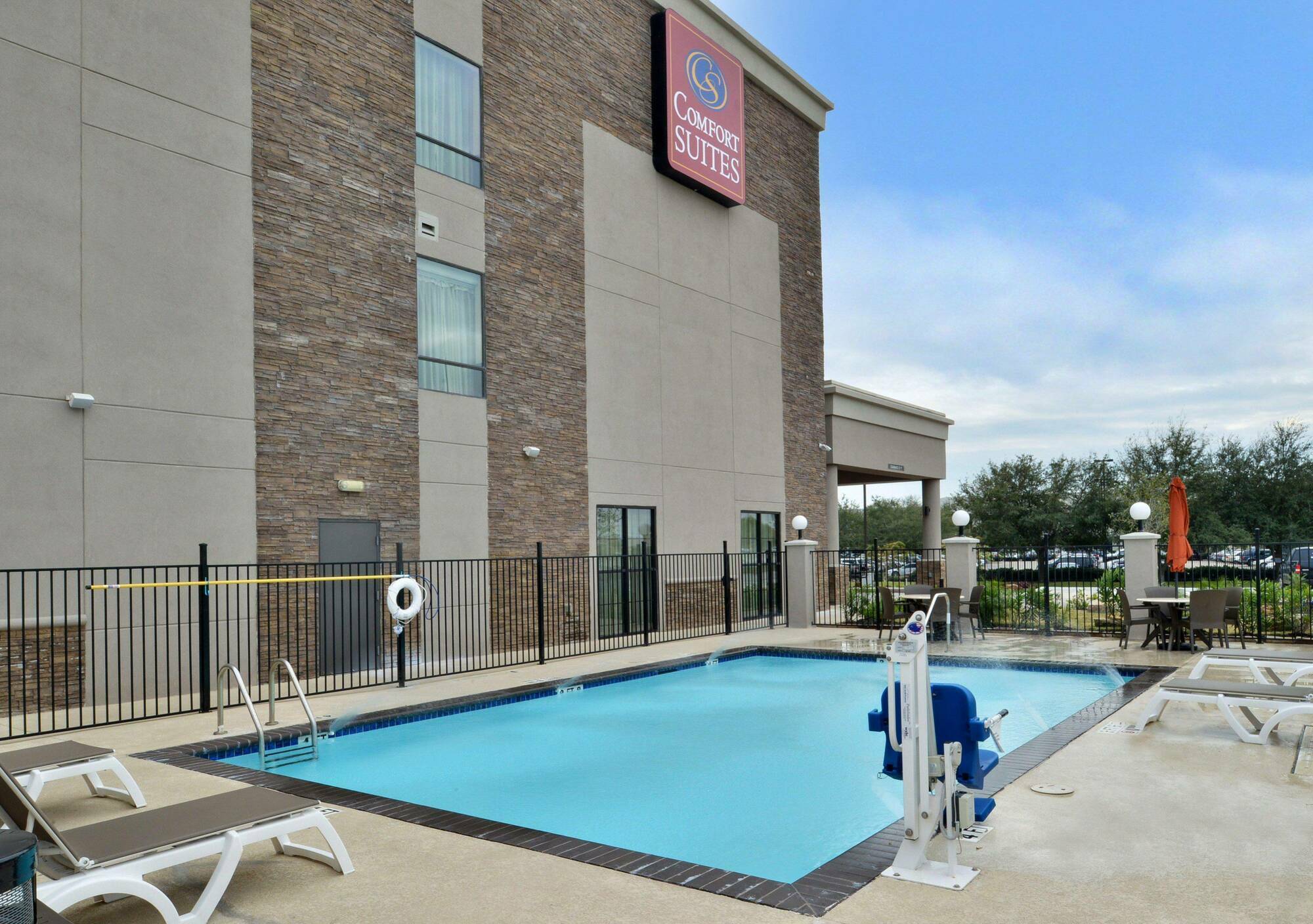 Hotel Comfort Near Westchase On Beltway 8